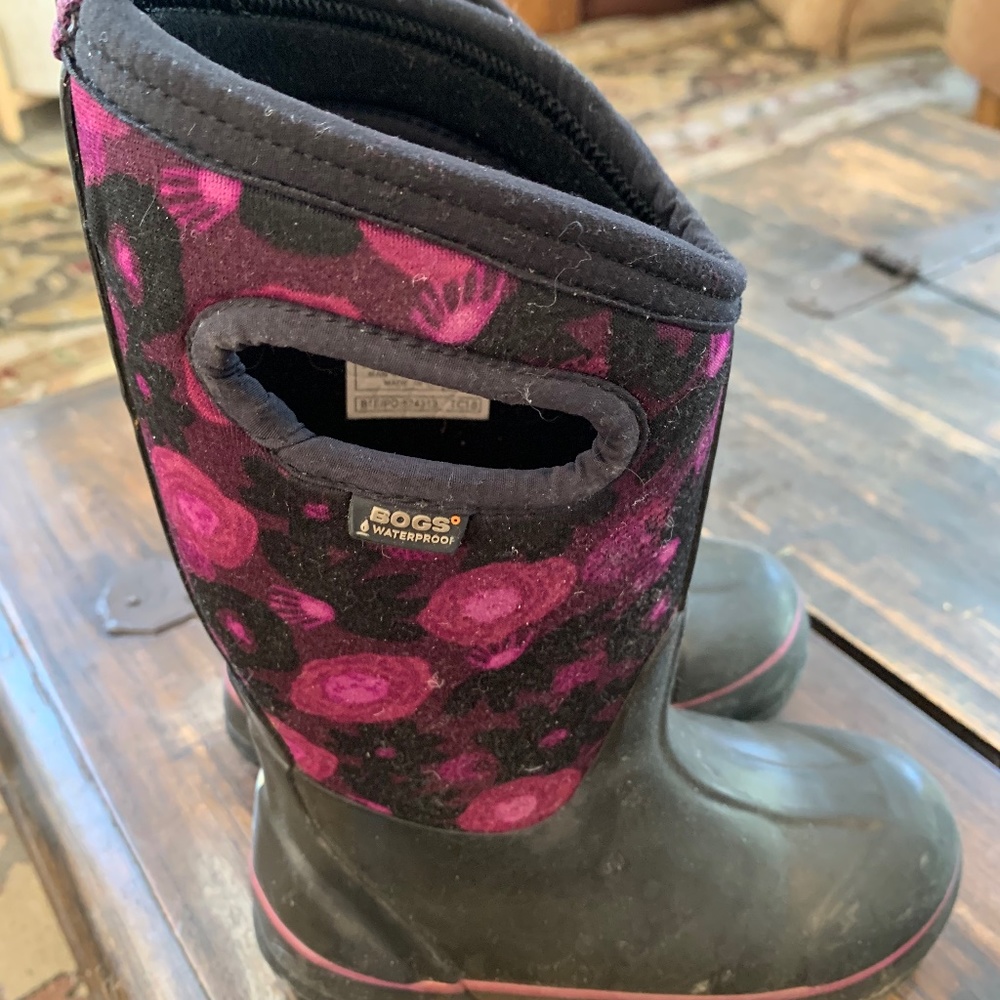 Bogs girls size 12